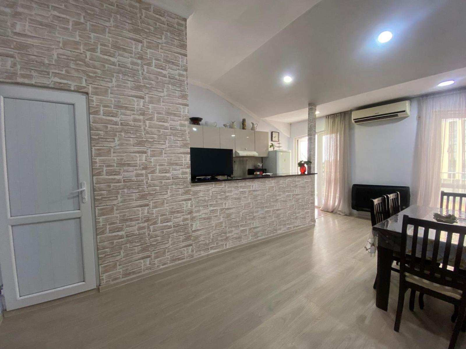 Apartment On Luka Asatiani 2 Batumi Exterior photo